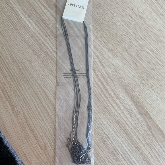 NWT Forever 21 long necklace - Picture 3 of 3